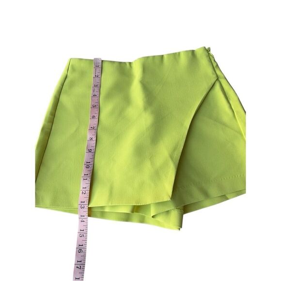 Blue Rain Francesca’s Collection Neon Yellow Asymmetrical Skort - Picture 8 of 10